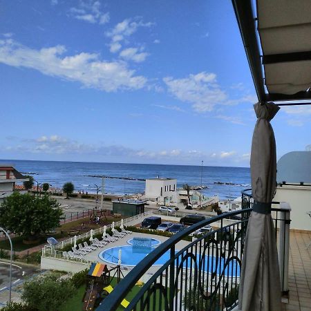 Penthouse On The Adriatic Sea Apartment Martinsicuro Bagian luar foto