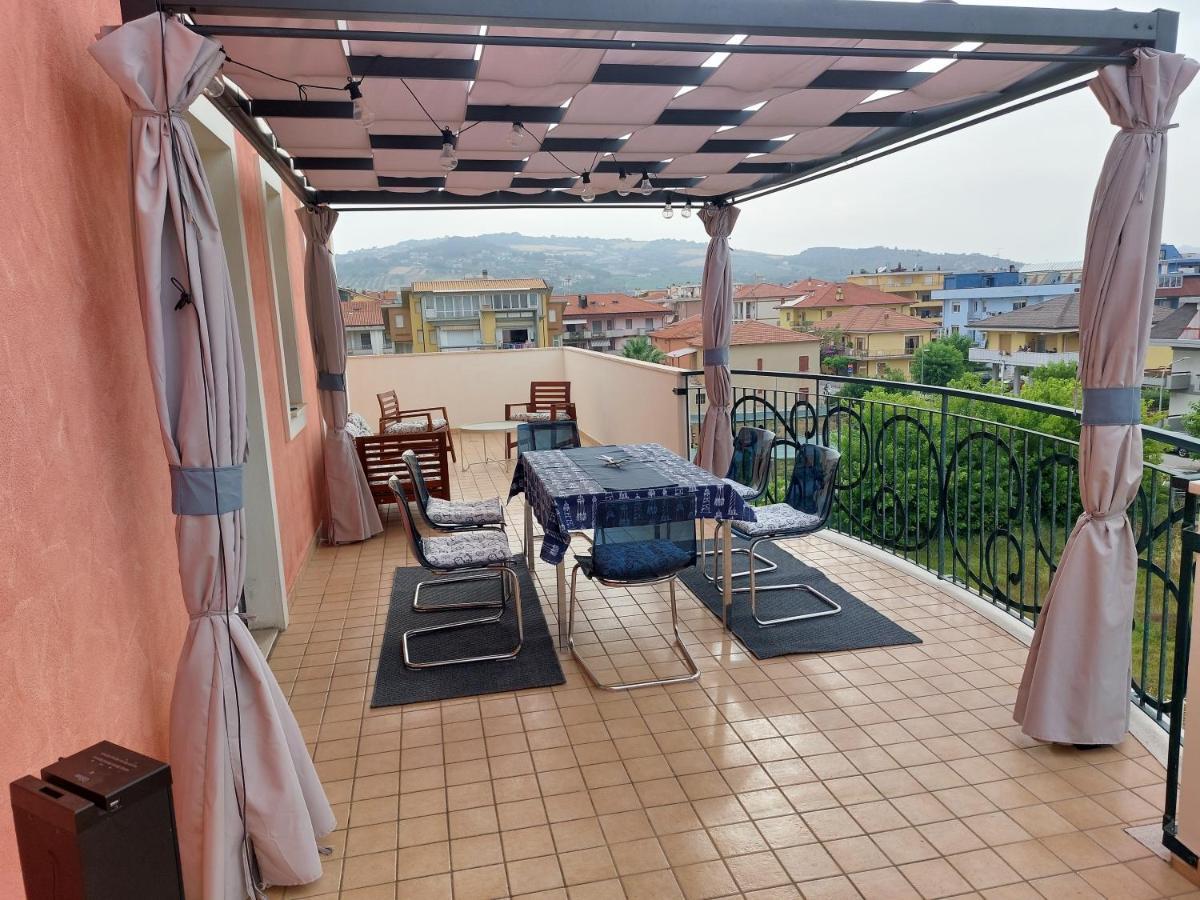 Penthouse On The Adriatic Sea Apartment Martinsicuro Bagian luar foto